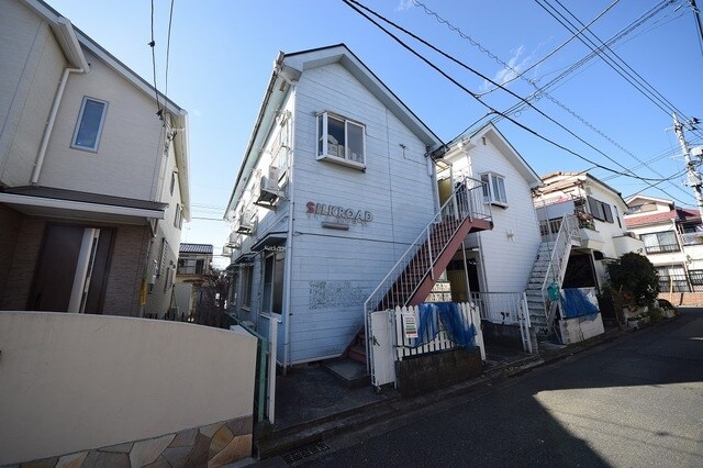 シルクロードの物件外観写真