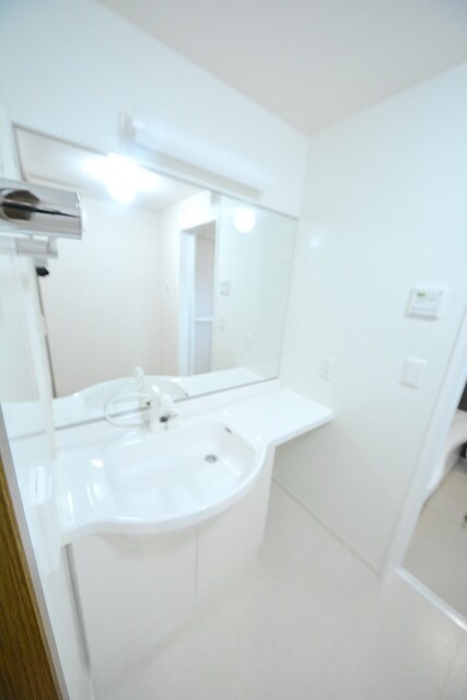 サンク　モンタニア　B棟の物件内観写真