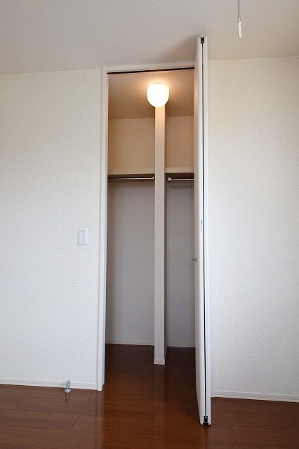 アニックカスールの物件内観写真