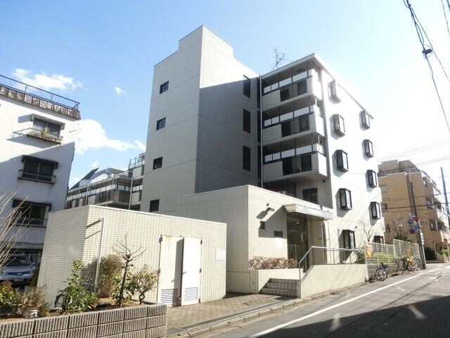 フローラ関富の物件外観写真