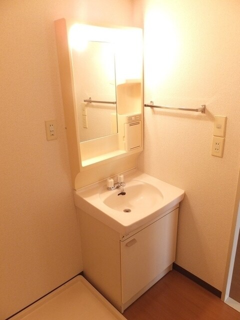 フローラ関富の物件内観写真