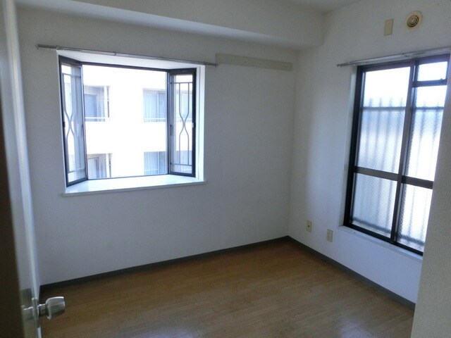 フローラ関富の物件内観写真