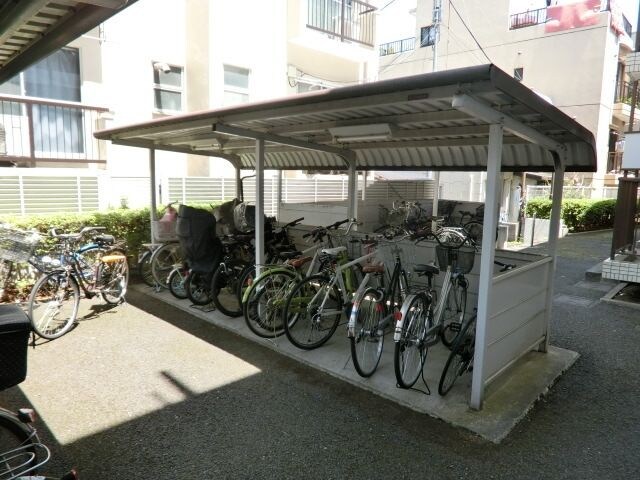 フローラ関富の物件内観写真