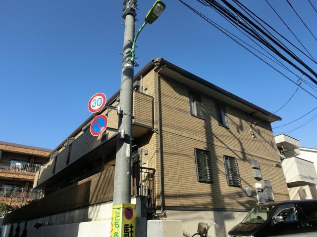 プリヴェール成城の物件外観写真