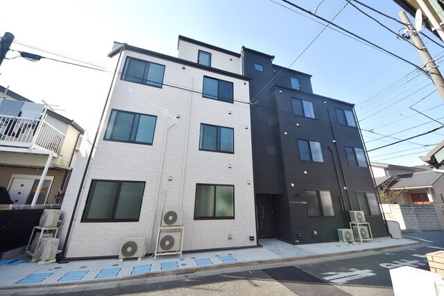 メゾンハイウェイ春日町の物件外観写真