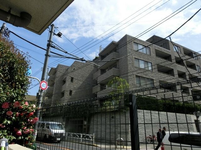 ラグジュアリーアパートメント砧の物件内観写真