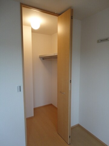 ウィスタリア・モナリエの物件内観写真