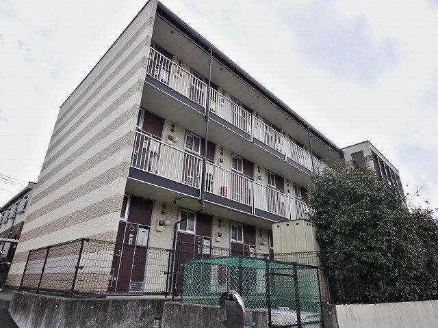 レオパレスクリナーレみなみ野の物件外観写真