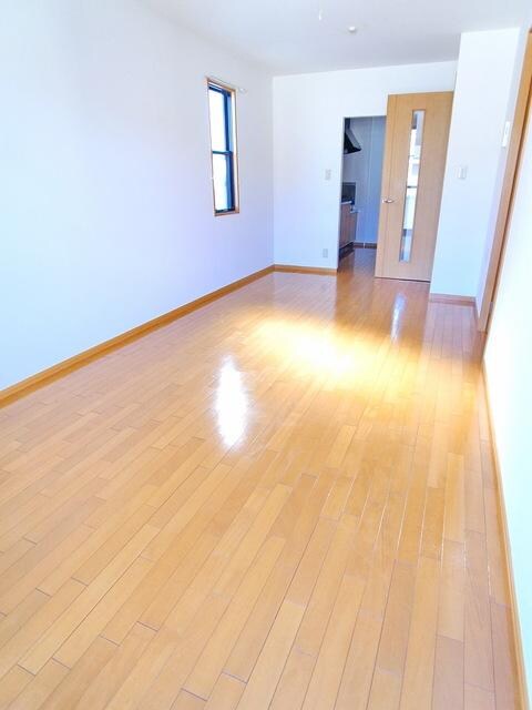 クレッセントガーデンの物件内観写真