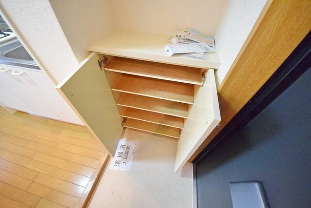 ホワイトレジデンスの物件内観写真