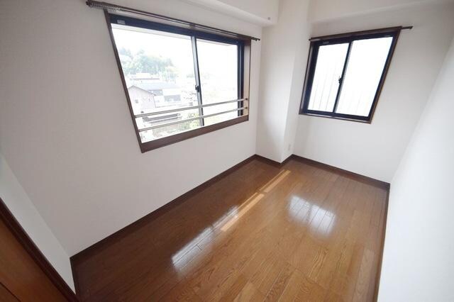 ニューリバーコートの物件内観写真