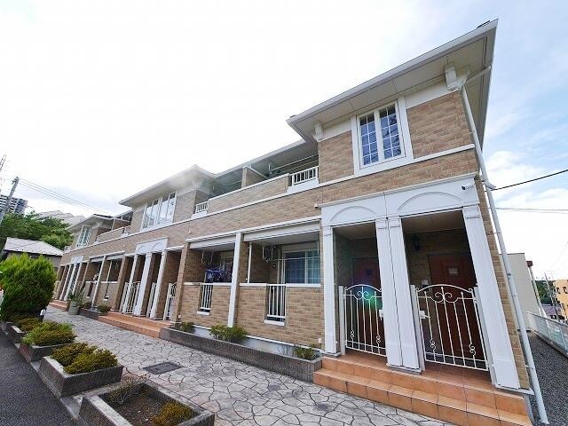 シードパレスの物件外観写真