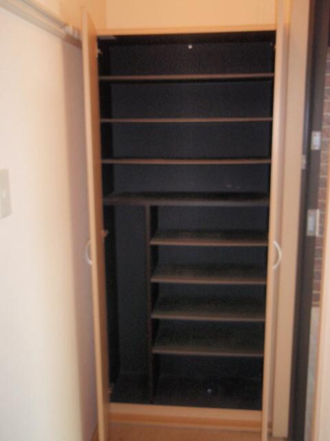 ロイヤルスクエアＣの物件内観写真