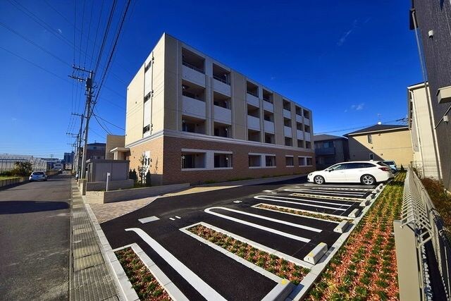 リュー・セレノの物件外観写真