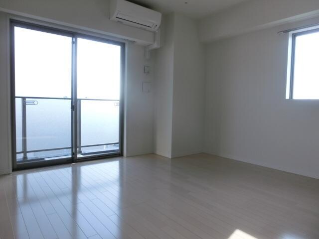 ライジングプレイス金町の物件内観写真