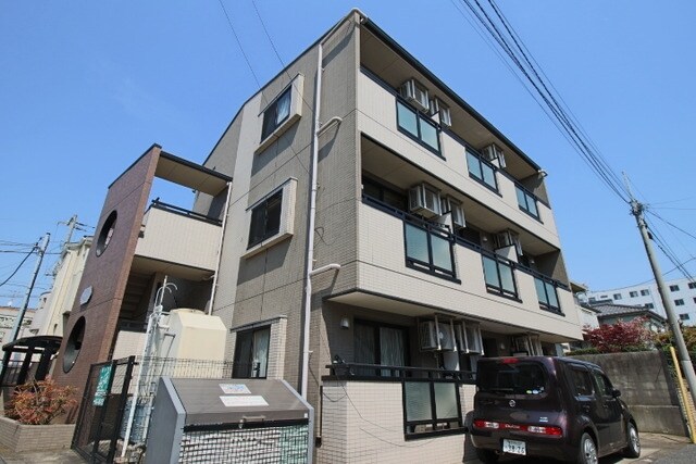 メゾンフォーの物件外観写真