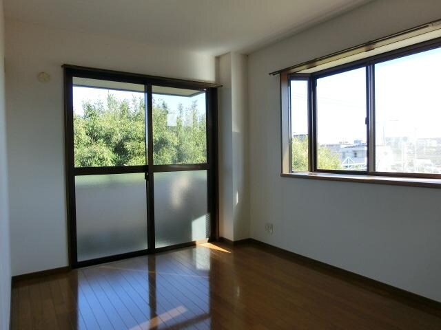 ラフィーヌフォレの物件内観写真