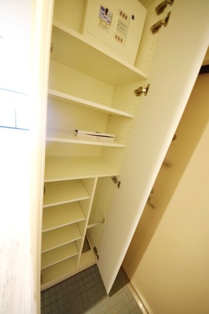 CRESCENT COURTの物件内観写真