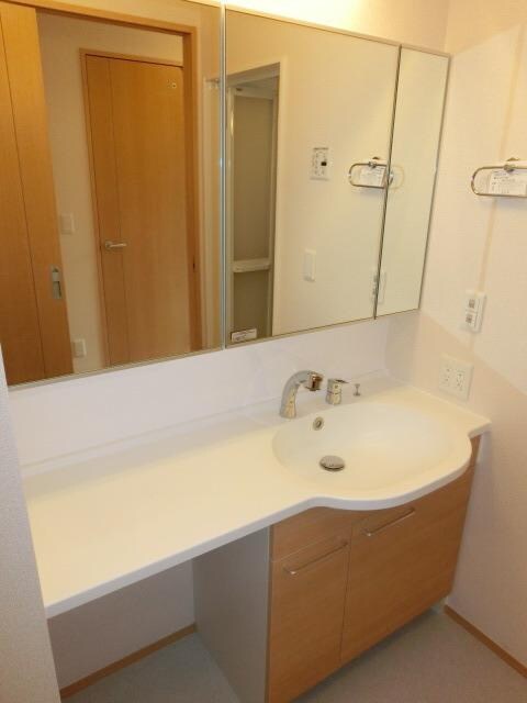 メルヴェーユ三郷中央　Aの物件内観写真