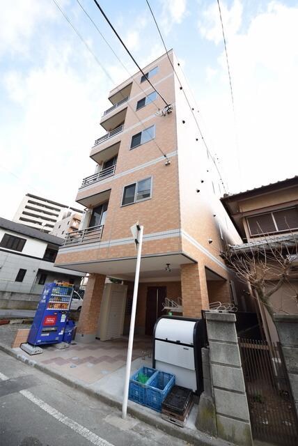 プラージュ登戸の物件外観写真