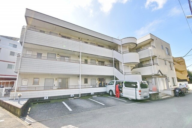 メゾン弥生の物件外観写真