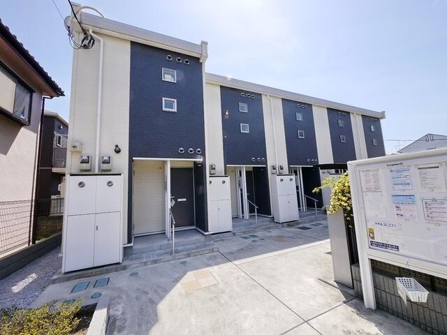 レオネクストエルラゾの物件外観写真