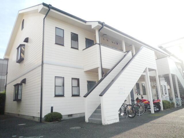 ウエストエンドAの物件外観写真