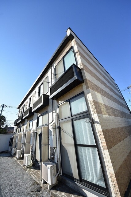 レオパレスアゼリアの物件外観写真