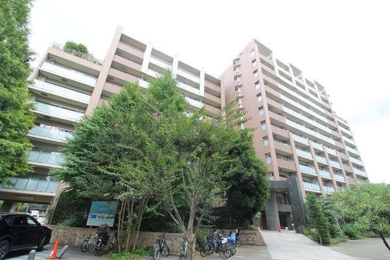 ロイヤルパークス荻窪の物件外観写真