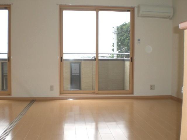 リビングタウン三ッ木Ｃの物件内観写真