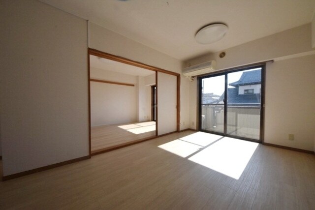 ロイヤルプレステージの物件内観写真