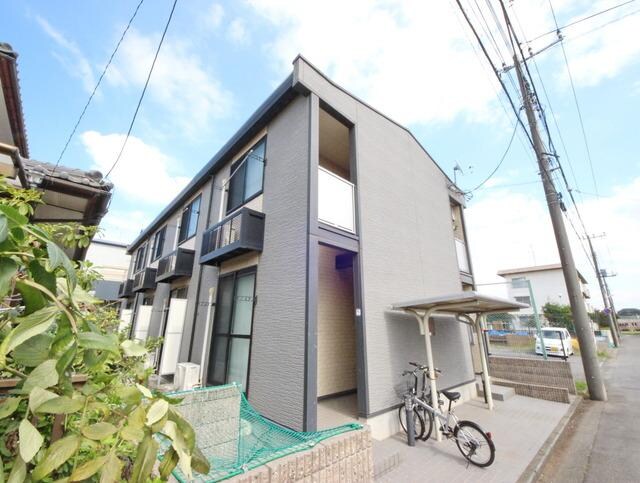 レオパレスみどりの物件外観写真