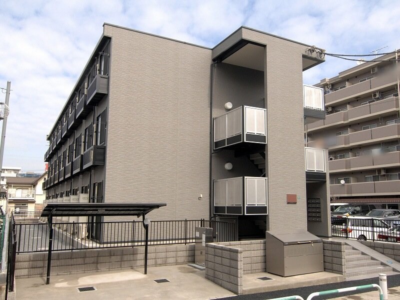 レオパレスグランダームの物件外観写真