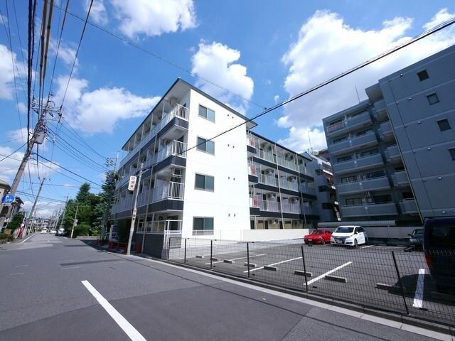 サマレジデンスの物件外観写真