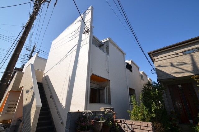 フレジェの物件外観写真