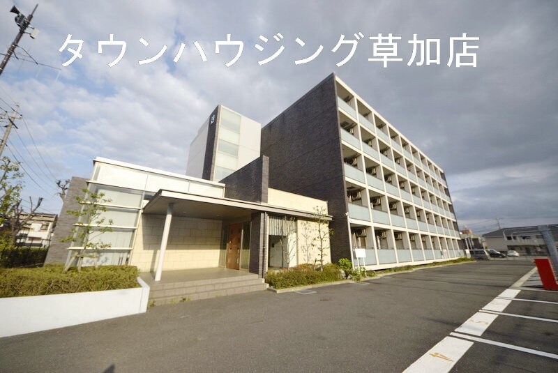 ＨＦ草加レジデンスの物件外観写真