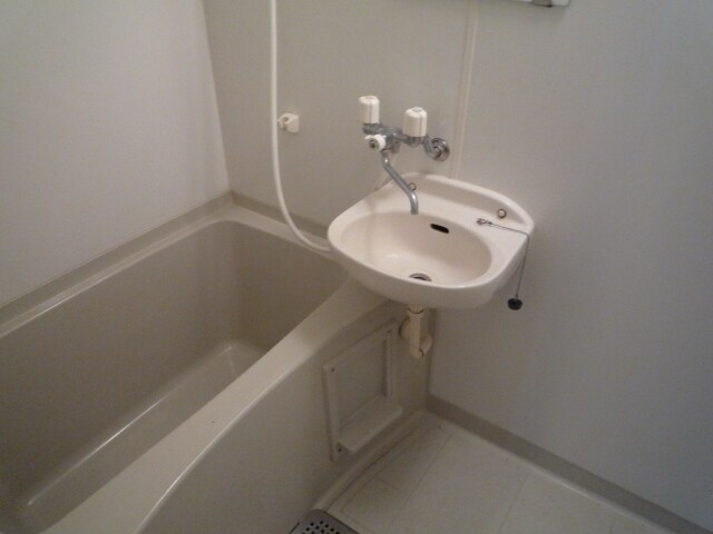 アドニスコートの物件内観写真