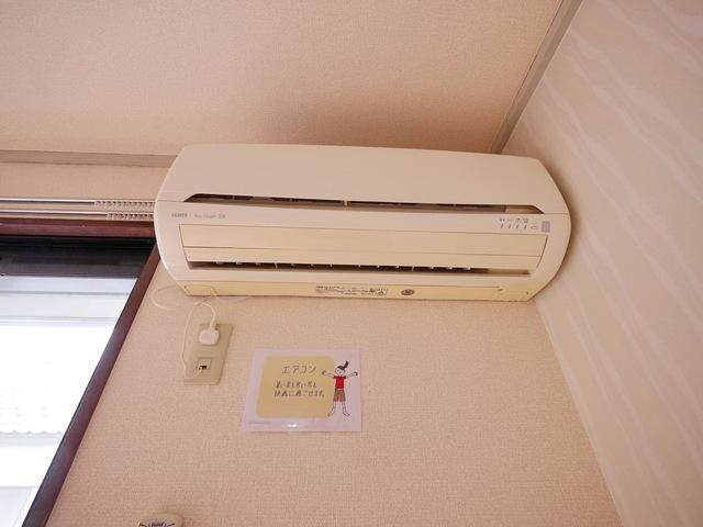 吉川タウンハウス IIの物件内観写真