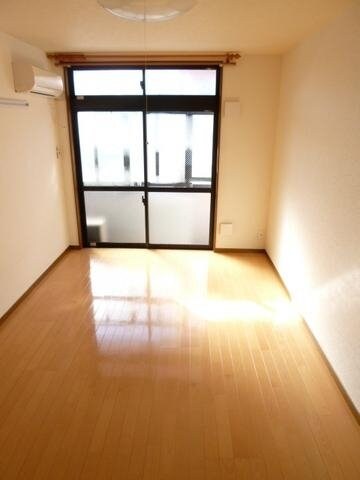 フローレス六番館９１３７２９の物件内観写真