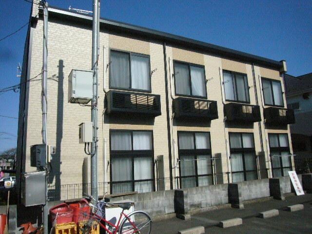 レオパレスクレマチスＡの物件外観写真