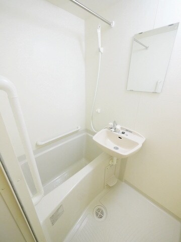 レオネクスト泉の物件内観写真