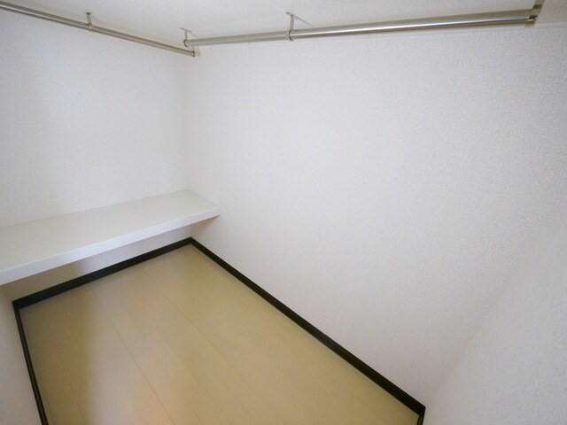 レオネクスト泉の物件内観写真