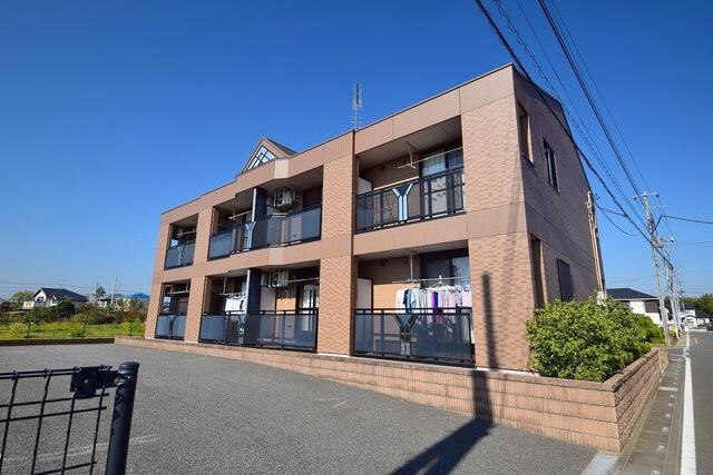 グランディール高坂の物件外観写真