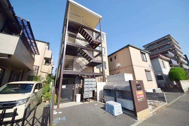 レジナス蕨の物件外観写真