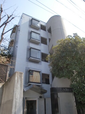 メゾン・ド・パサージュの物件外観写真