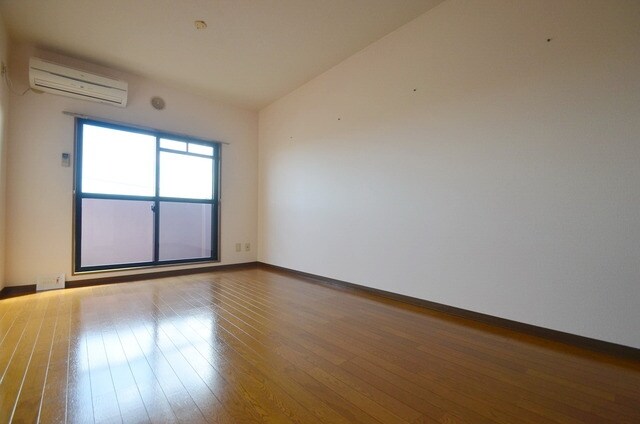 フローレスタカーサの物件内観写真