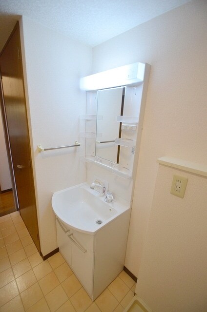 フローレスタカーサの物件内観写真