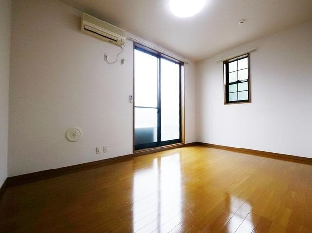 アンプルールブワ指扇２の物件内観写真