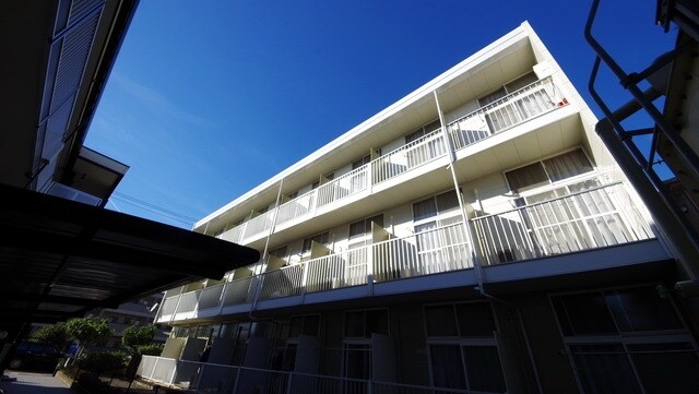 レオパレスドゥジエームの物件外観写真