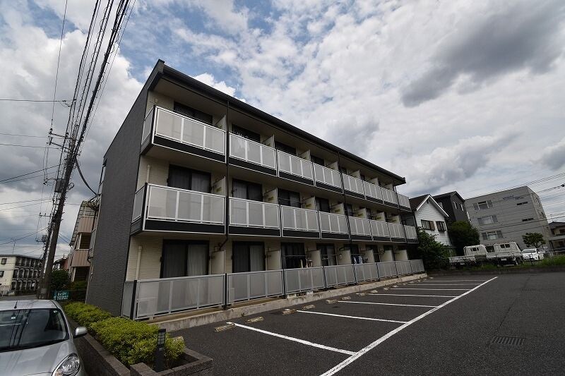 レオパレスプレジオの物件外観写真